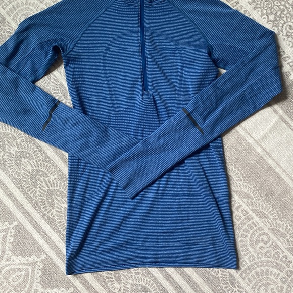 Lululemon Run: Swiftly Tech 1/2 Zip in Tonka Stripe Heathered Blue Rugged Blue - Picture 9 of 14